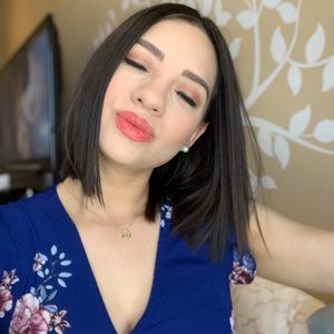 Meet your Posher, Alondra